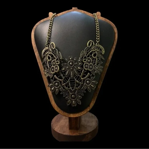 Vintage Brass Filigree bib necklace - Picture 3 of 5